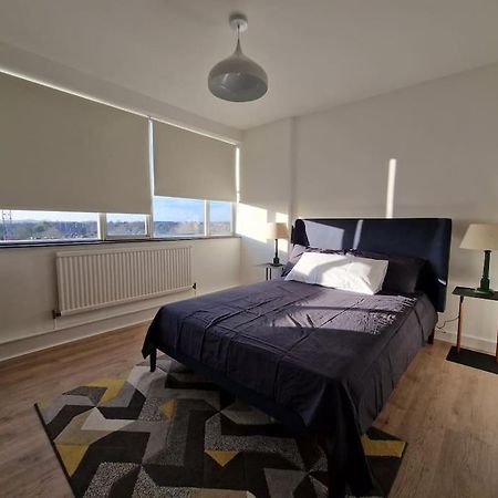 Newly Renovated Apartment! ลอนดอน ภายนอก รูปภาพ